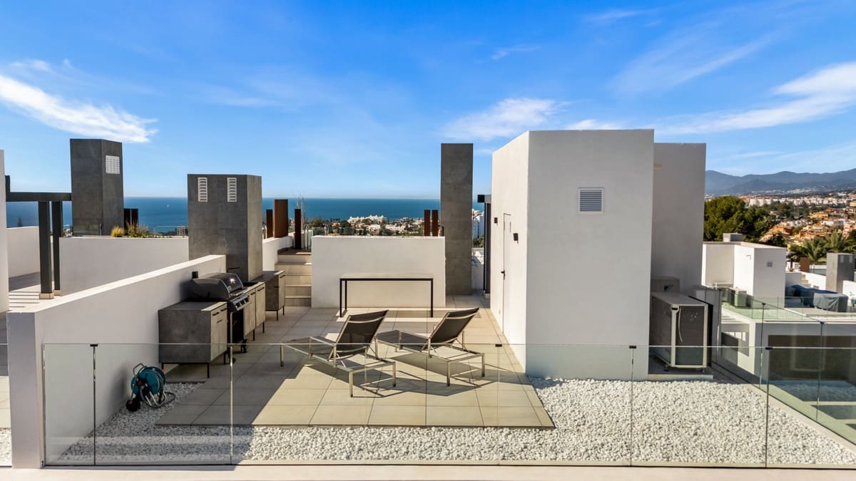 5 sovrum Hus till salu i Rio Real med pool - 1 950 000 € (Ref: 9997634)