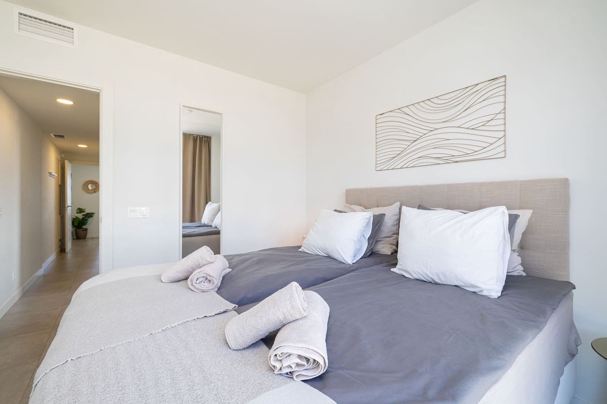 Apartamento de 3 habitaciones en Torrequebrada en venta con piscina garaje - 1.150.000 € (Ref: 9997799)