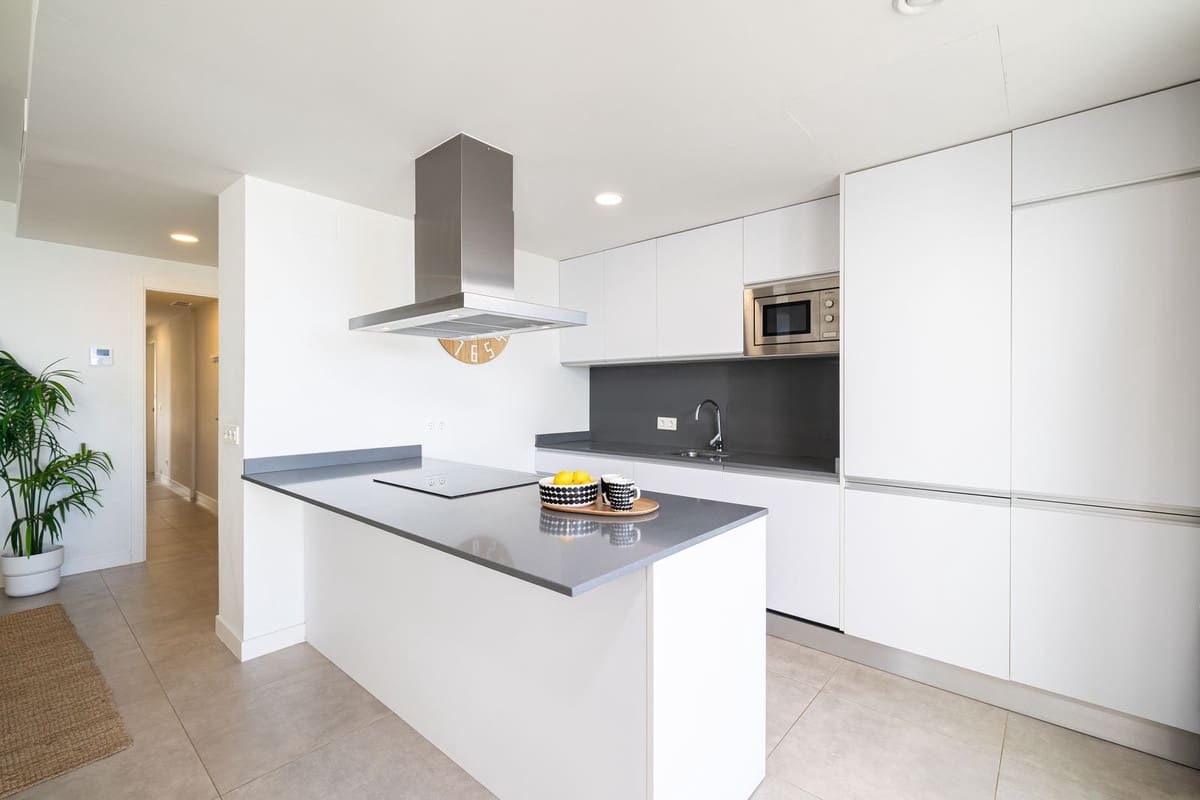 Apartamento de 3 habitaciones en Torrequebrada en venta con piscina garaje - 1.150.000 € (Ref: 9997799)