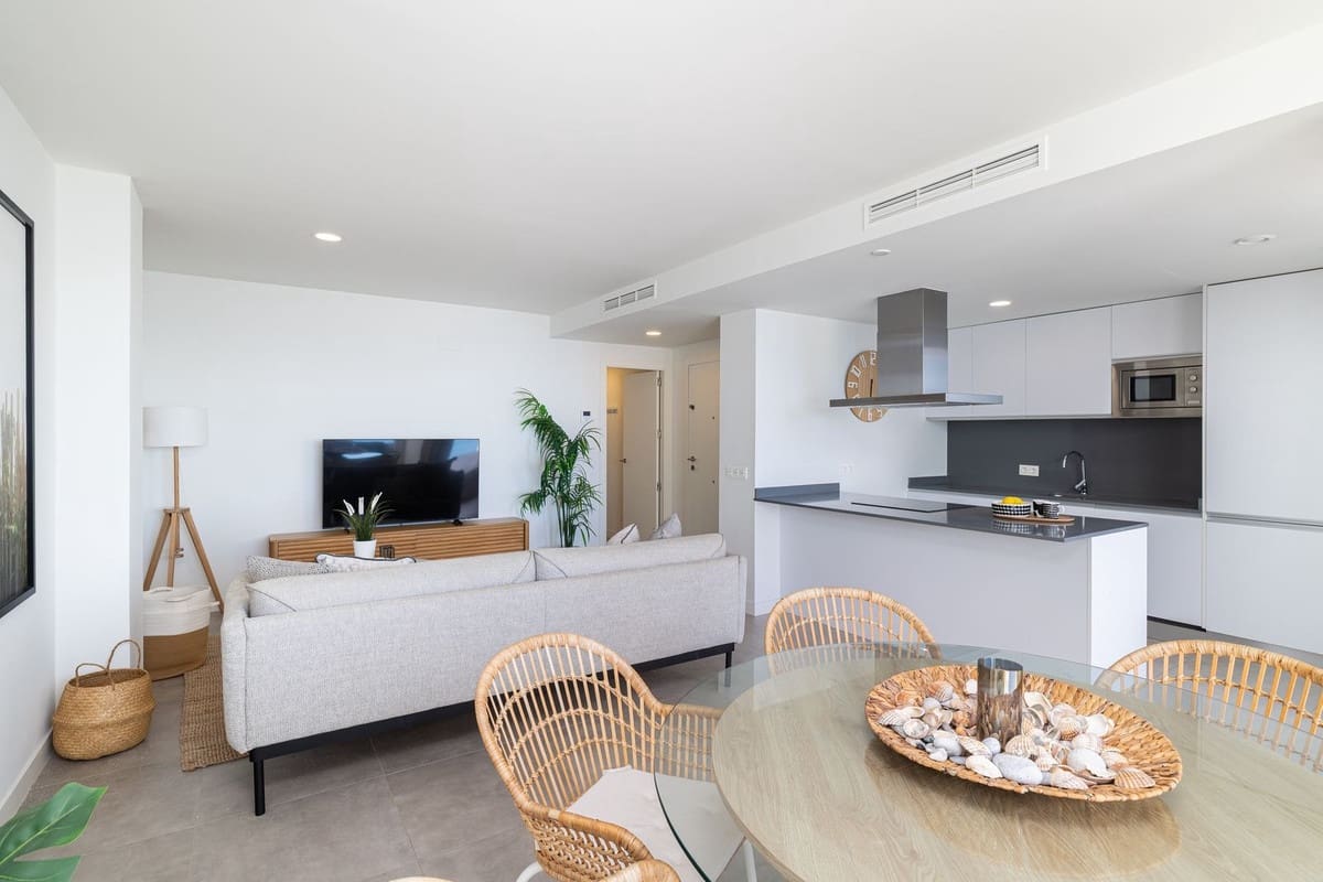 Apartamento de 3 habitaciones en Torrequebrada en venta con piscina garaje - 1.150.000 € (Ref: 9997799)