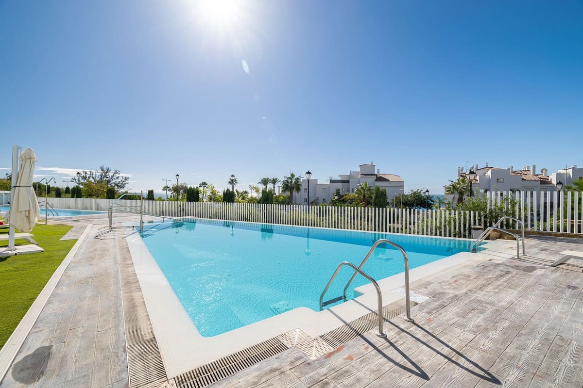Apartamento de 3 habitaciones en Torrequebrada en venta con piscina garaje - 1.150.000 € (Ref: 9997799)