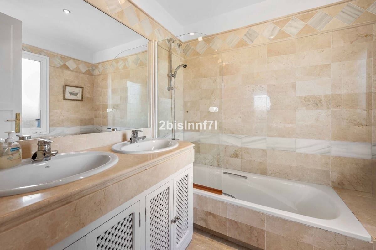 3 camera da letto Appartamento in vendita in Elviria con garage - 1.190.000 € (Rif: 9997800)