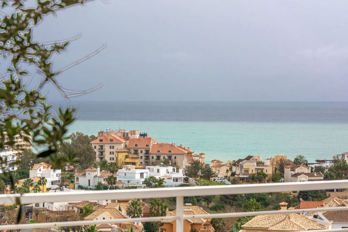 4 sypialnia Apartament na sprzedaż w Benalmadena z basenem garażem - 1 150 000 € (Ref: 9997801)