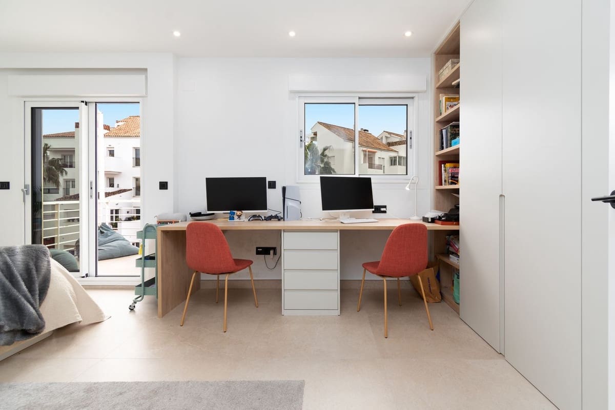 4 sypialnia Apartament na sprzedaż w Benalmadena z basenem garażem - 1 150 000 € (Ref: 9997801)