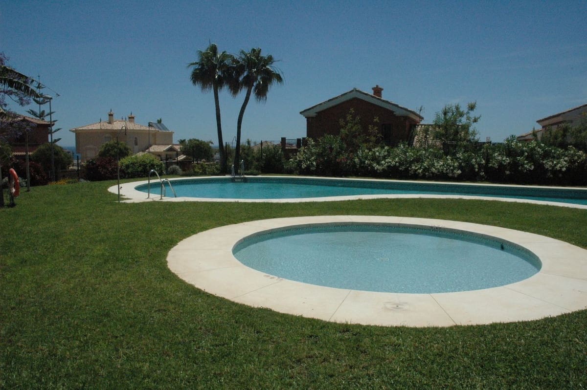 4 sypialnia Apartament na sprzedaż w Benalmadena z basenem garażem - 1 150 000 € (Ref: 9997801)