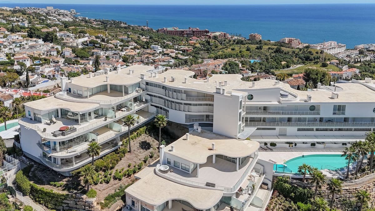 2 sypialnia Apartament na sprzedaż w Benalmadena z garażem - 1 050 000 € (Ref: 9997802)