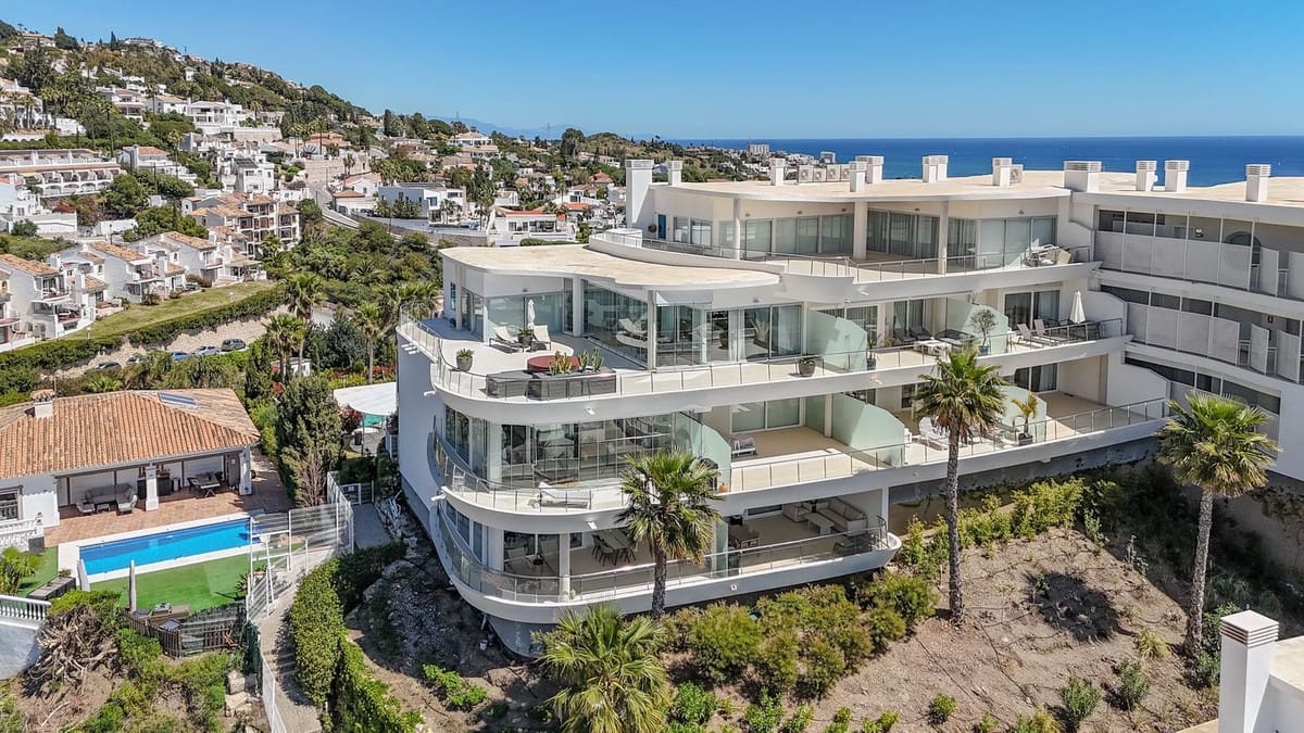2 sypialnia Apartament na sprzedaż w Benalmadena z garażem - 1 050 000 € (Ref: 9997802)