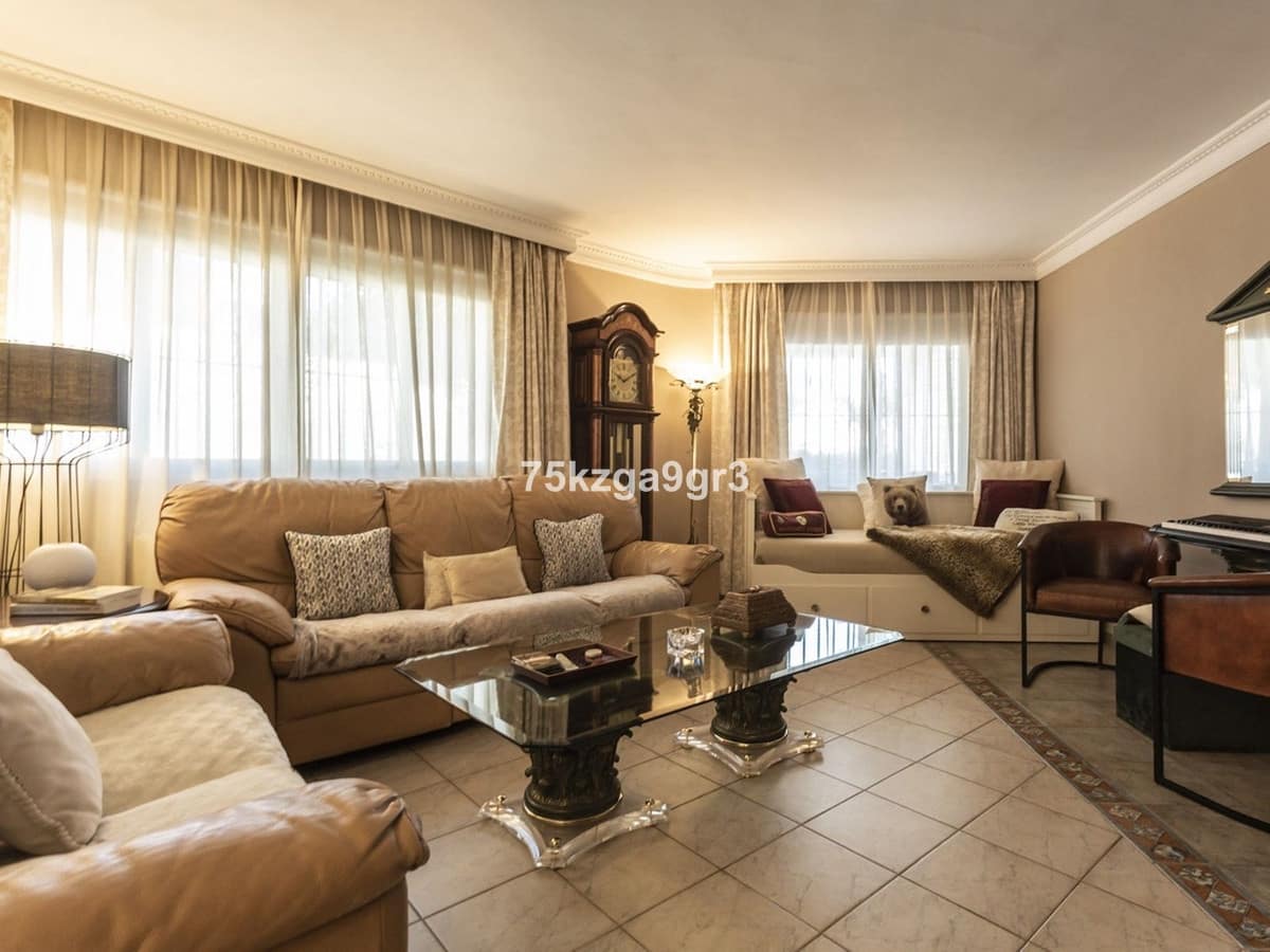 6 makuuhuone Huvila myytävänä paikassa Benalmadena Costa mukana uima-altaan - 998 000 € (Ref: 9997803)