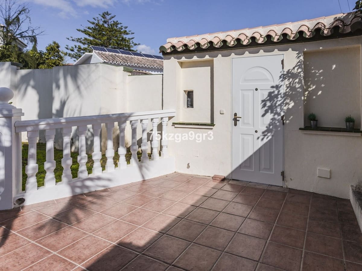 6 makuuhuone Huvila myytävänä paikassa Benalmadena Costa mukana uima-altaan - 998 000 € (Ref: 9997803)