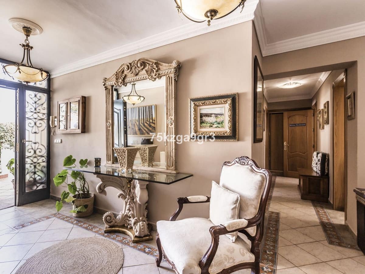 6 makuuhuone Huvila myytävänä paikassa Benalmadena Costa mukana uima-altaan - 998 000 € (Ref: 9997803)