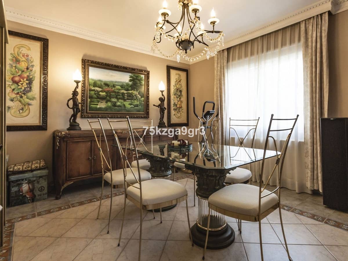 6 makuuhuone Huvila myytävänä paikassa Benalmadena Costa mukana uima-altaan - 998 000 € (Ref: 9997803)