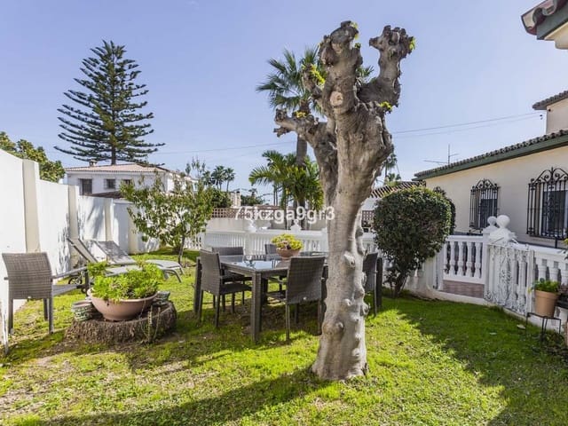 6 sypialnia Willa na sprzedaż w Benalmadena Costa, Benalmádena z basenem - 998 000 € (Ref: 9997803)