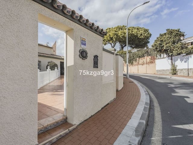 6 sypialnia Willa na sprzedaż w Benalmadena Costa, Benalmádena z basenem - 998 000 € (Ref: 9997803)