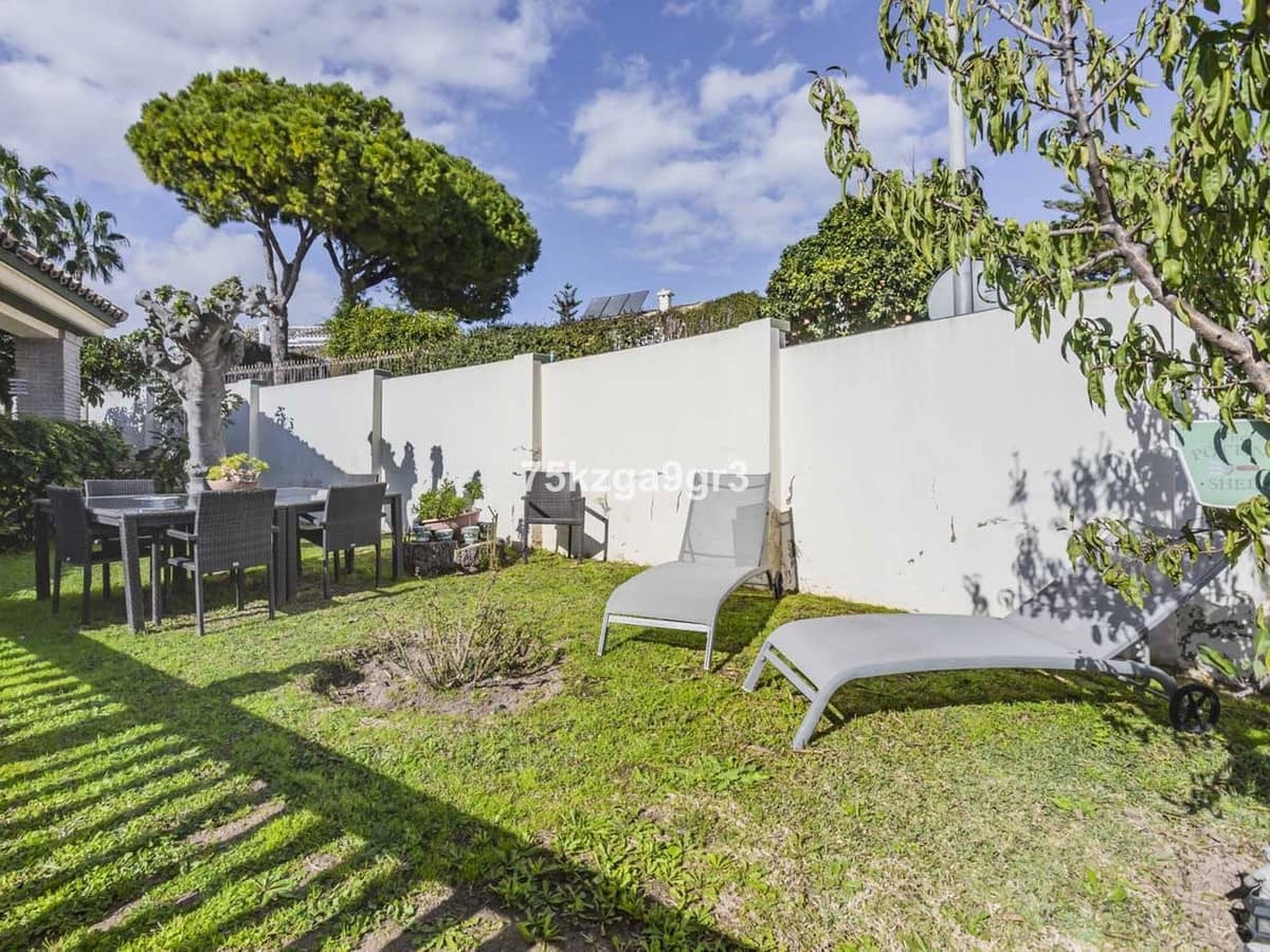 6 makuuhuone Huvila myytävänä paikassa Benalmadena Costa mukana uima-altaan - 998 000 € (Ref: 9997803)
