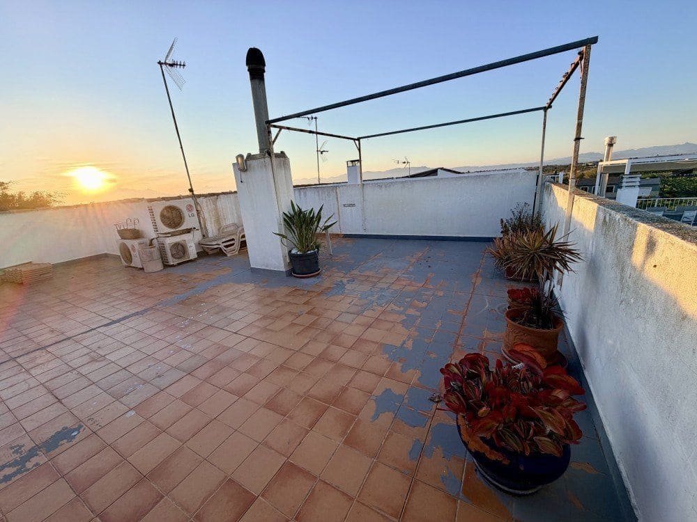3 bedroom Townhouse for sale in Formentera del Segura with garage - € 255,000 (Ref: 9824738)