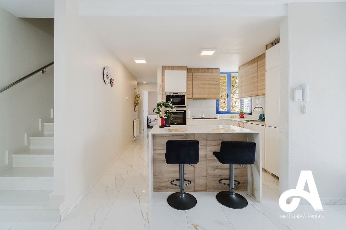 3 bedroom Villa for sale in Fortuna with pool garage - € 314,000 (Ref: 9824739)