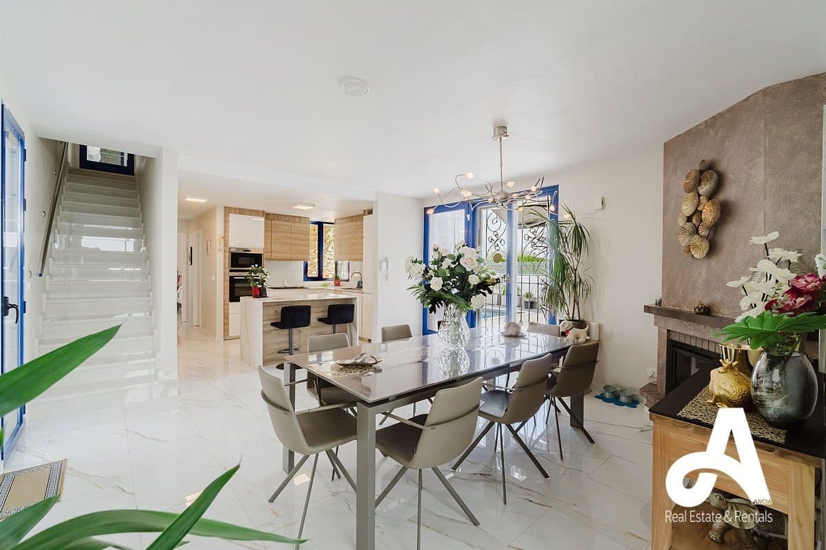 3 bedroom Villa for sale in Fortuna with pool garage - € 314,000 (Ref: 9824739)