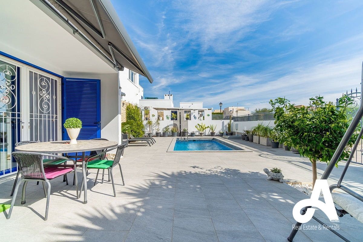 3 bedroom Villa for sale in Fortuna with pool garage - € 314,000 (Ref: 9824739)