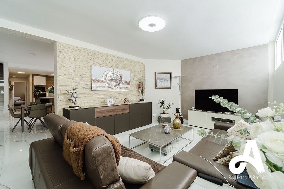 3 bedroom Villa for sale in Fortuna with pool garage - € 314,000 (Ref: 9824739)