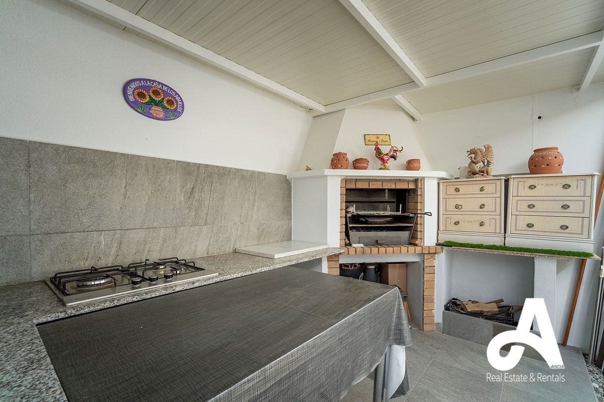 3 bedroom Villa for sale in Fortuna with pool garage - € 314,000 (Ref: 9824739)