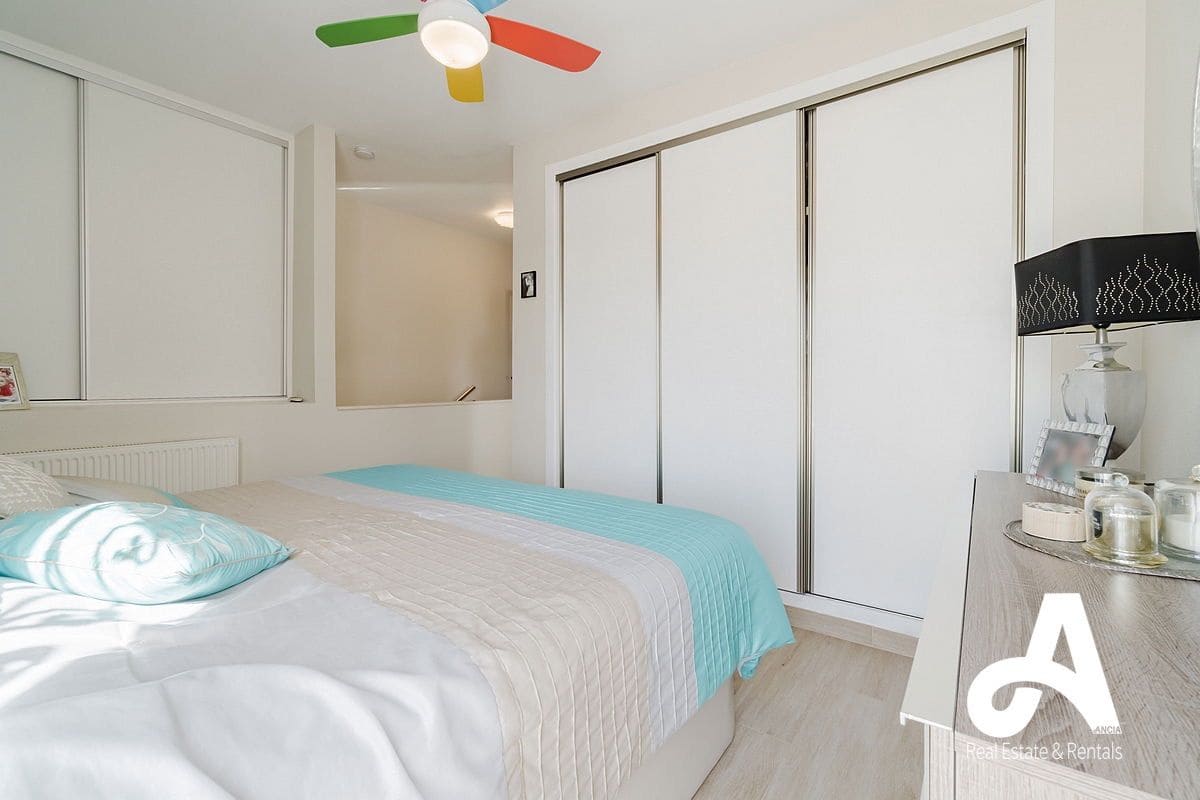 3 bedroom Villa for sale in Fortuna with pool garage - € 314,000 (Ref: 9824739)