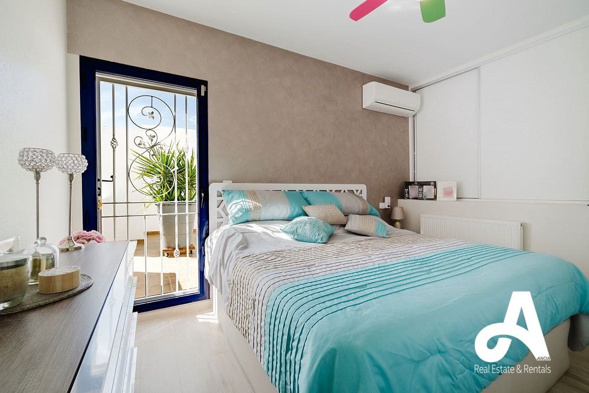 3 bedroom Villa for sale in Fortuna with pool garage - € 314,000 (Ref: 9824739)
