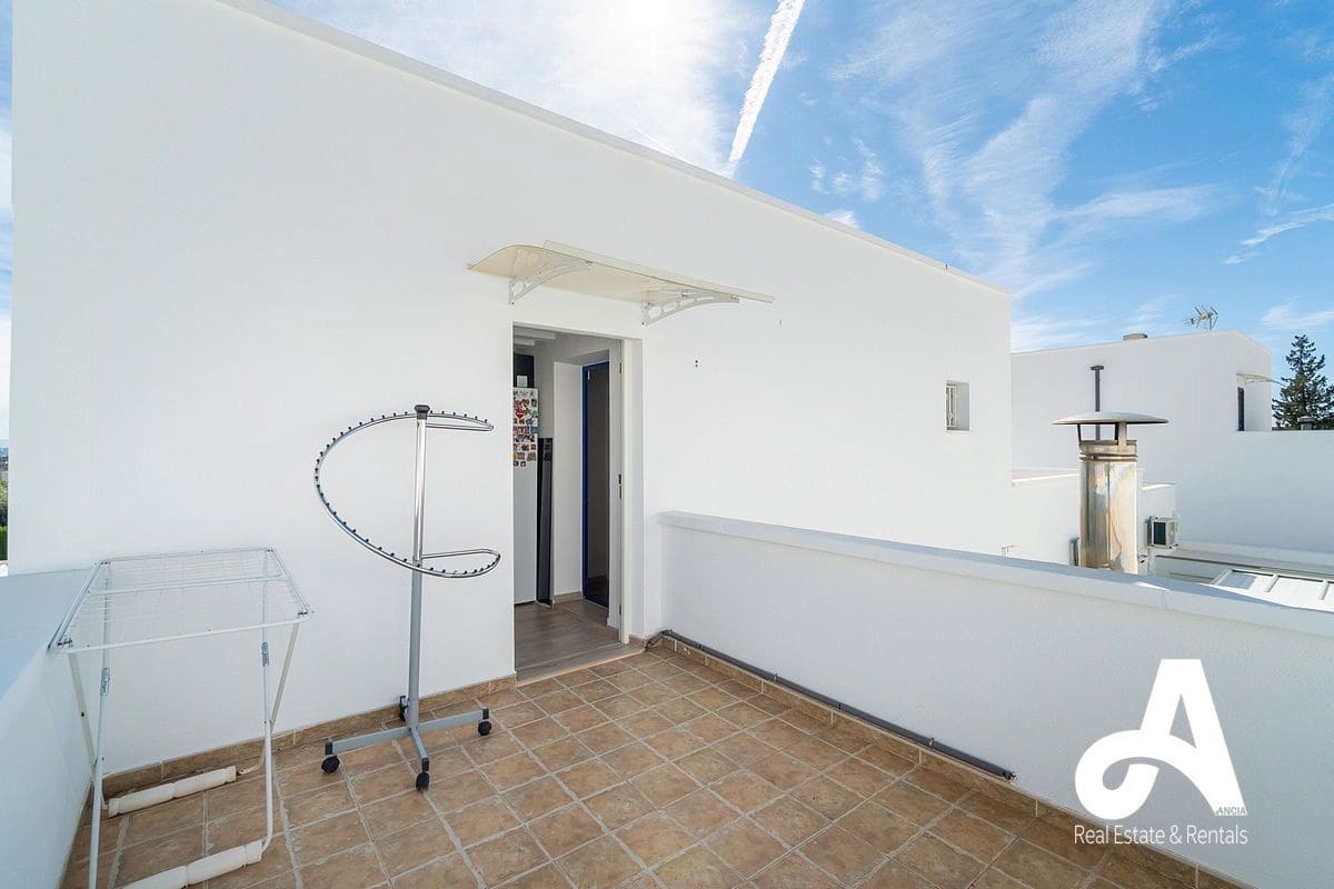 3 bedroom Villa for sale in Fortuna with pool garage - € 314,000 (Ref: 9824739)