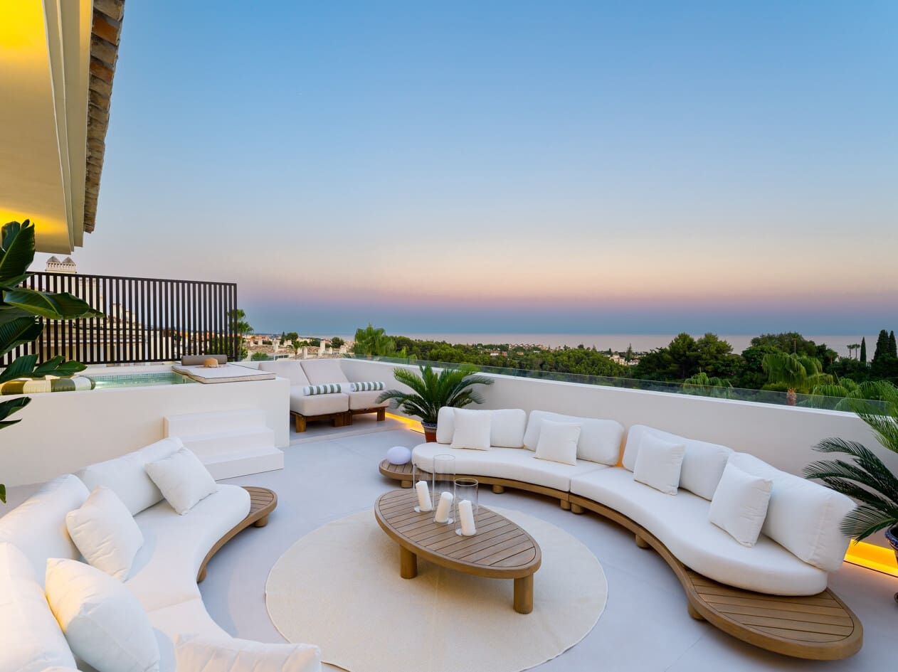 4 bedroom Penthouse for sale in Marbella with pool garage - € 2,695,000 (Ref: 10005277)