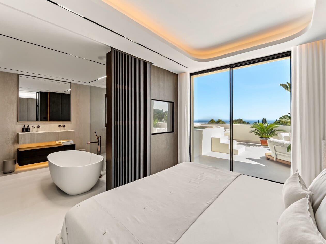 4 bedroom Penthouse for sale in Marbella with pool garage - € 2,695,000 (Ref: 10005277)