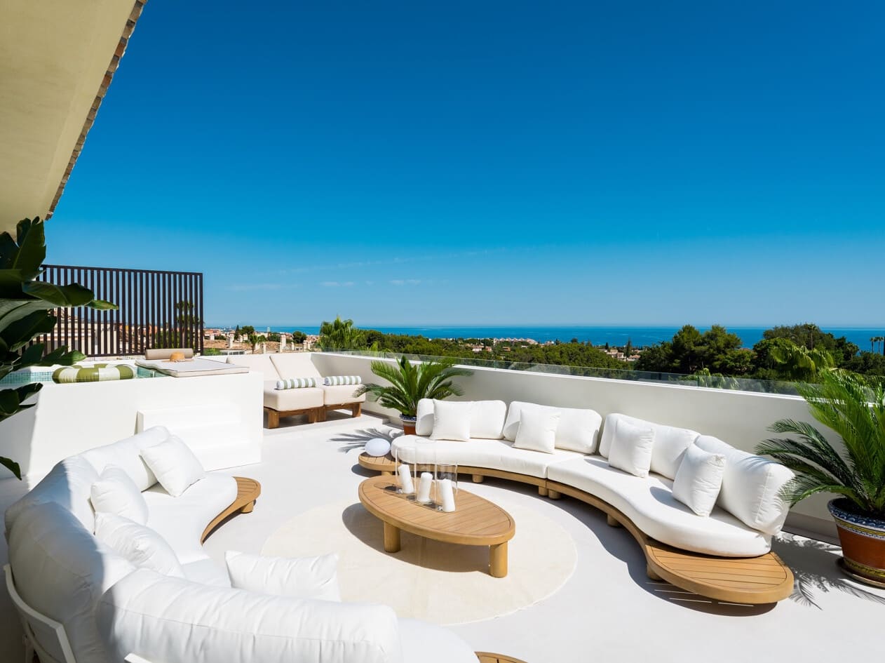 4 bedroom Penthouse for sale in Marbella with pool garage - € 2,695,000 (Ref: 10005277)