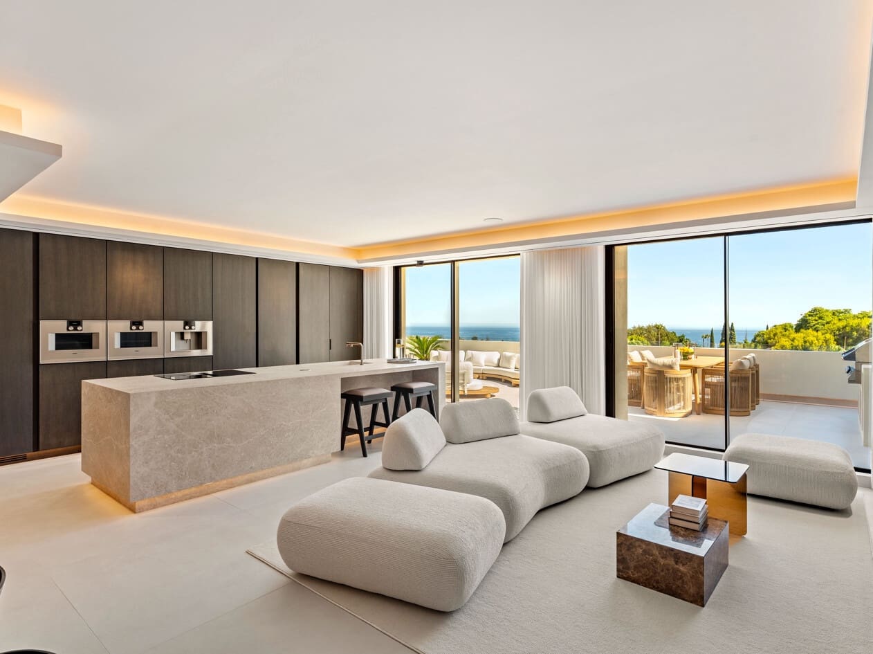 4 bedroom Penthouse for sale in Marbella with pool garage - € 2,695,000 (Ref: 10005277)