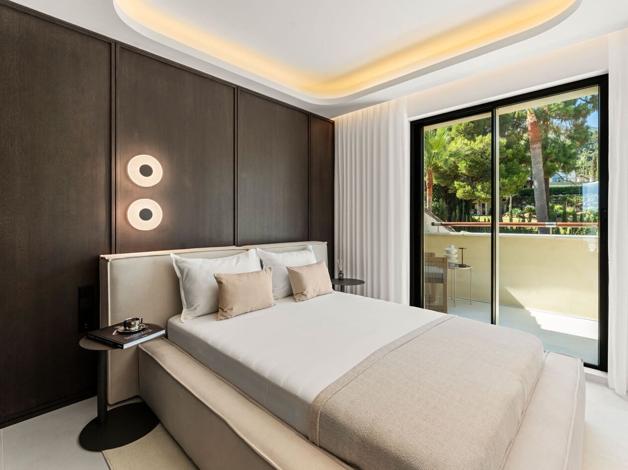 4 bedroom Penthouse for sale in Marbella with pool garage - € 2,695,000 (Ref: 10005277)