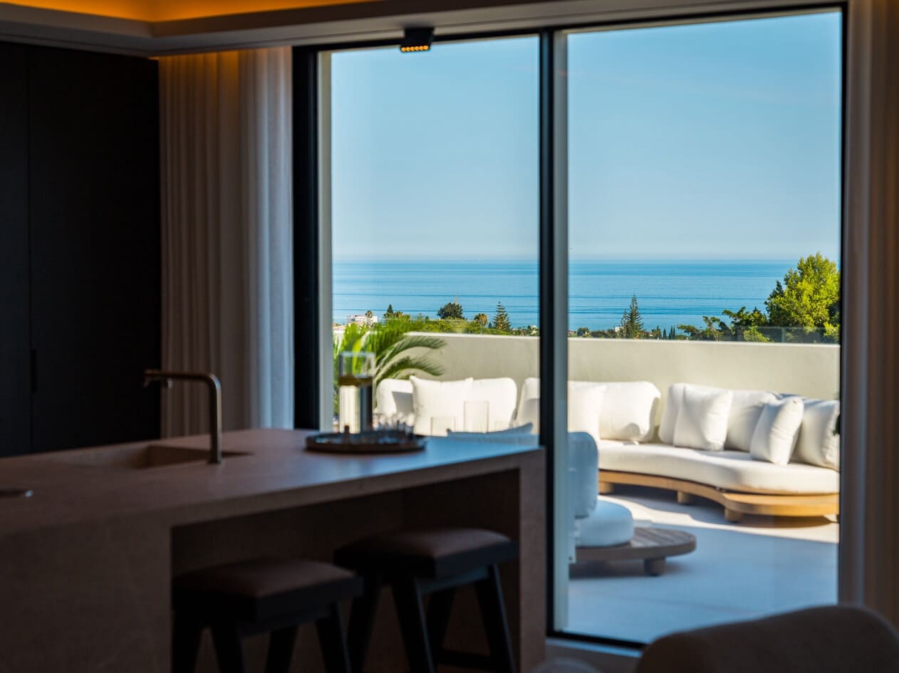 4 bedroom Penthouse for sale in Marbella with pool garage - € 2,695,000 (Ref: 10005277)