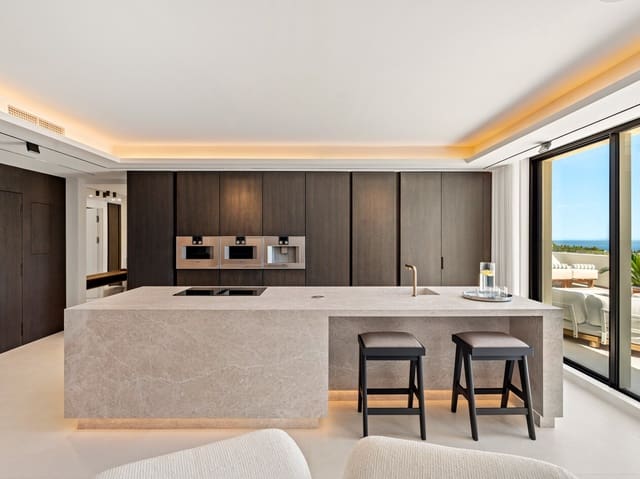 4 bedroom Penthouse for sale in Sierra Blanca, Marbella with pool garage - € 2,695,000 (Ref: 10005277)