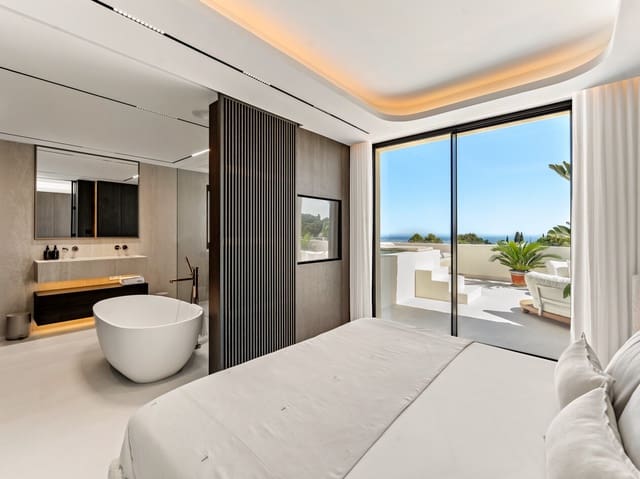 4 bedroom Penthouse for sale in Sierra Blanca, Marbella with pool garage - € 2,695,000 (Ref: 10005277)