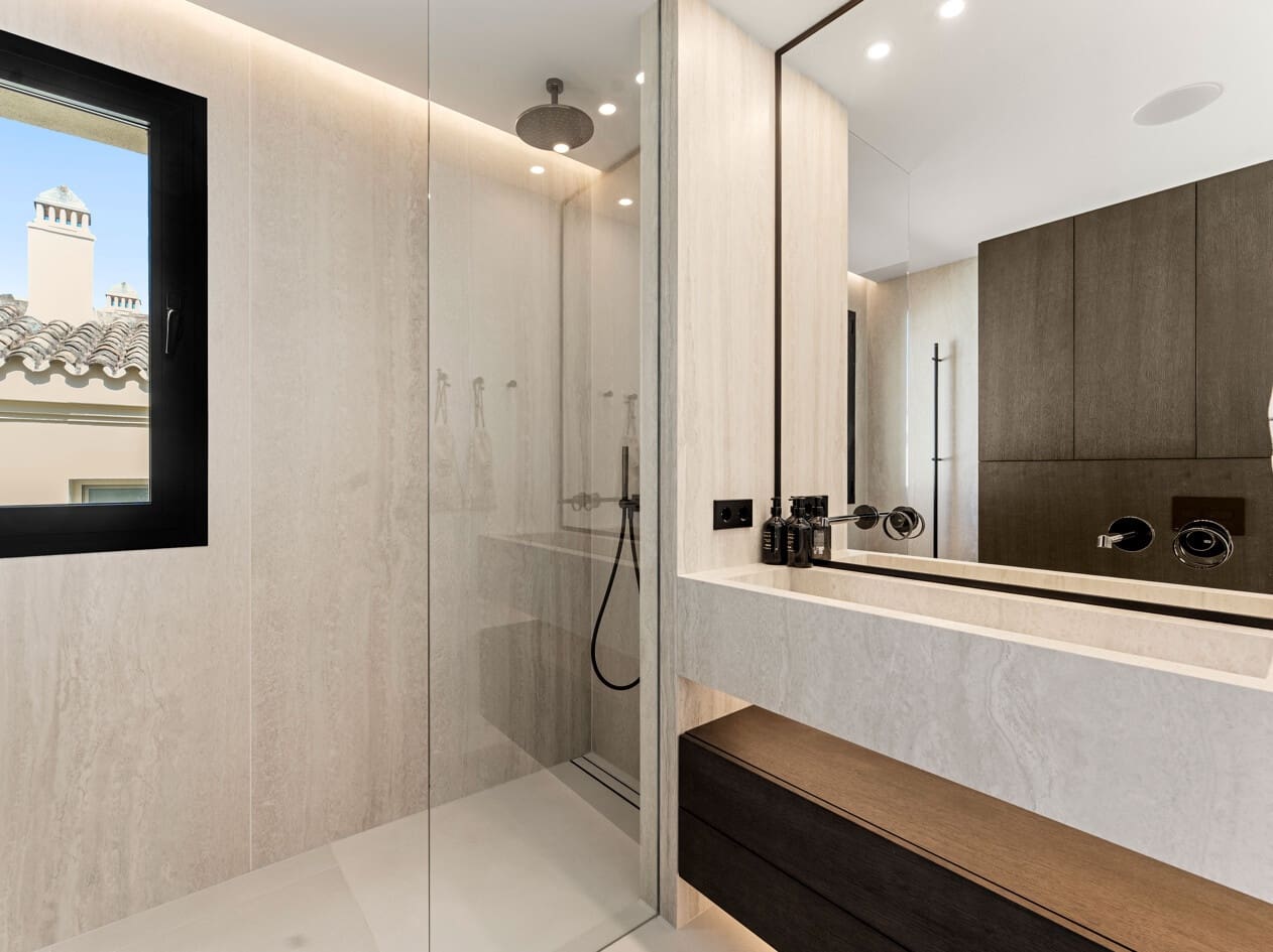 4 bedroom Penthouse for sale in Marbella with pool garage - € 2,695,000 (Ref: 10005277)