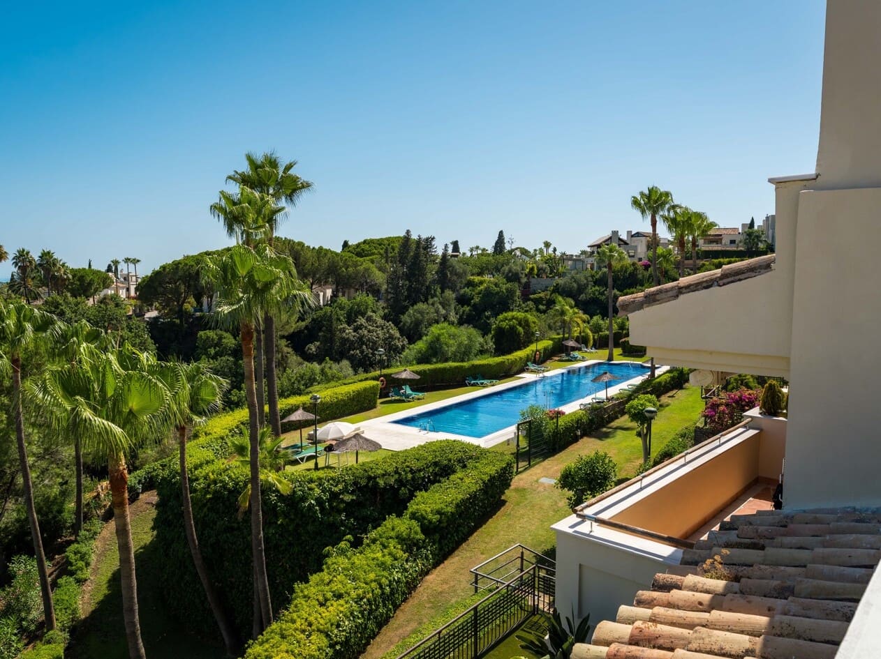 4 bedroom Penthouse for sale in Marbella with pool garage - € 2,695,000 (Ref: 10005277)