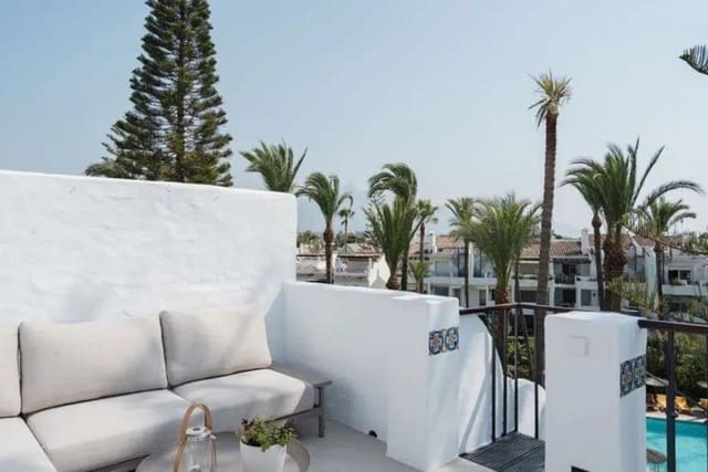 3 bedroom Penthouse for sale in San Pedro de Alcantara, Marbella with pool garage - € 1,599,000 (Ref: 10008779)