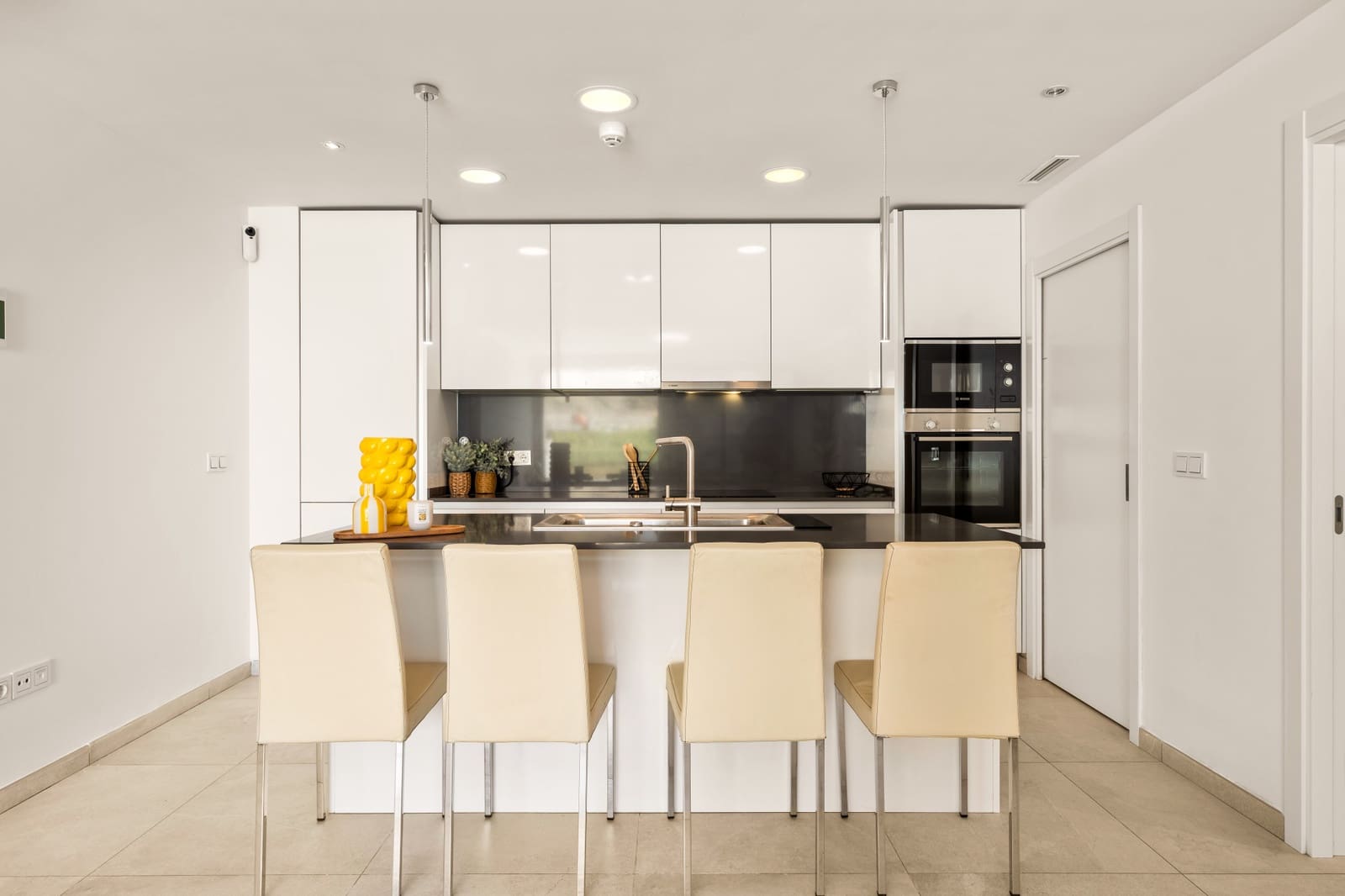 3 Zimmer Apartment zu verkaufen in Benahavis mit Pool Garage - 799.000 € (Ref: 10011148)