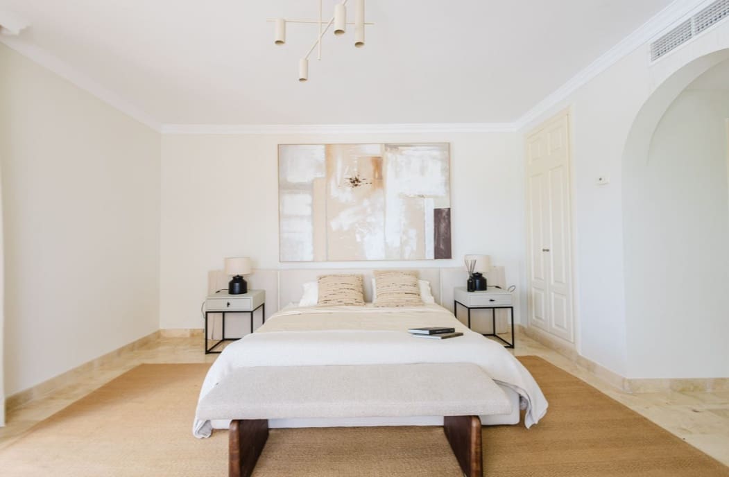 2 bedroom Penthouse for sale in Marbella with pool garage - € 1,240,000 (Ref: 10011151)