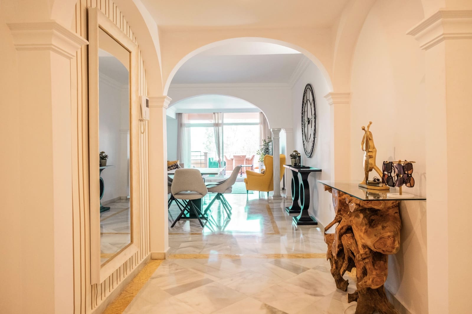 2 bedroom Apartment for sale in Marbella with pool garage - € 580,000 (Ref: 10015242)