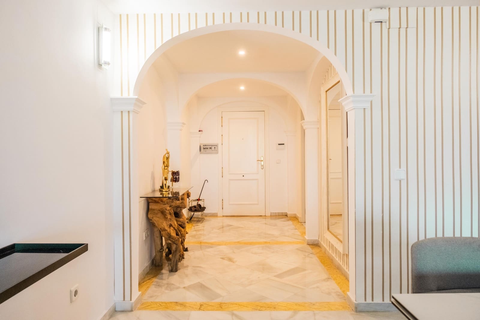 2 bedroom Apartment for sale in Marbella with pool garage - € 580,000 (Ref: 10015242)