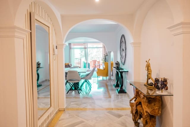2 bedroom Apartment for sale in Los Naranjos, Marbella with pool garage - € 580,000 (Ref: 10015242)