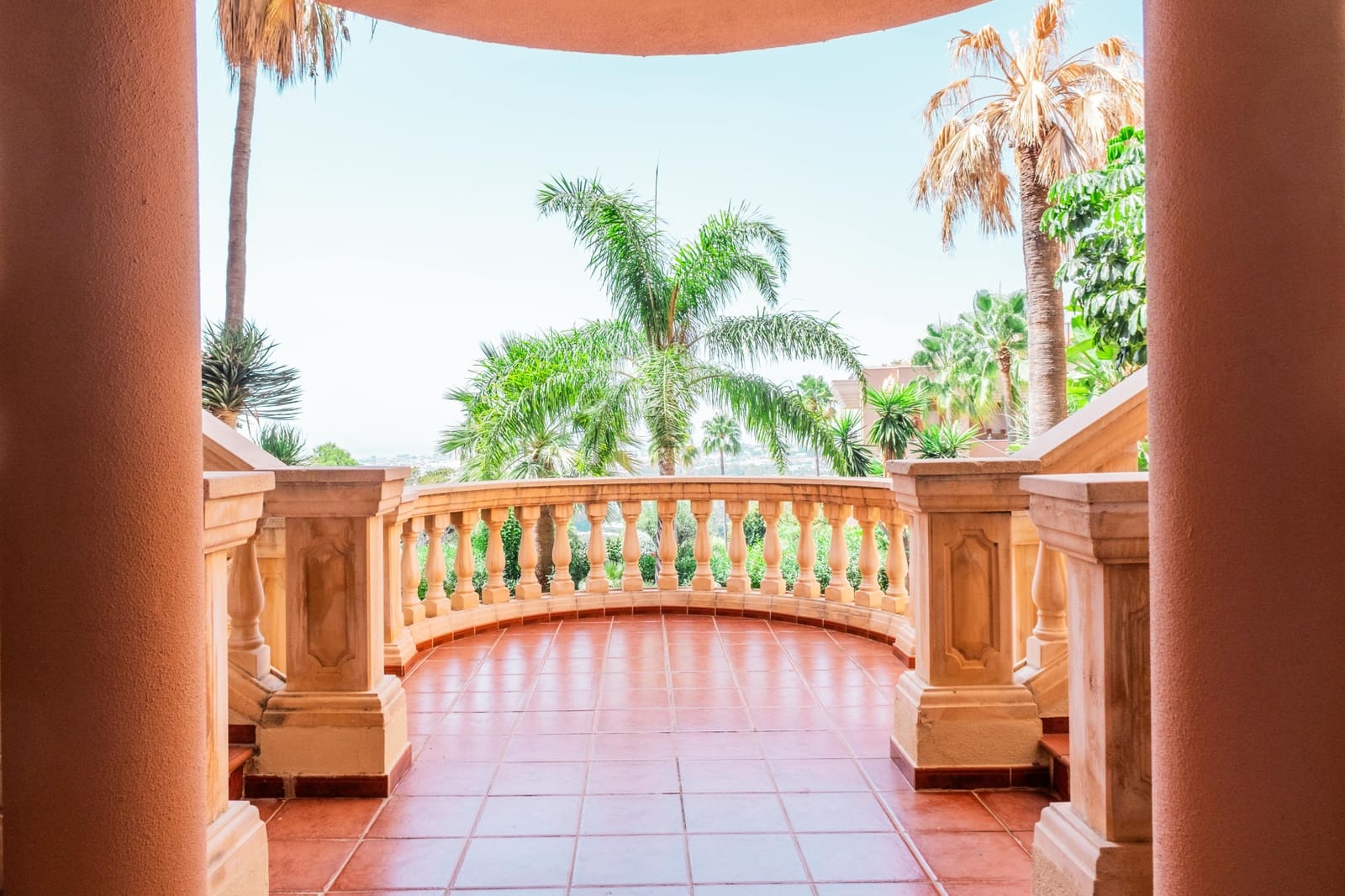 2 bedroom Apartment for sale in Marbella with pool garage - € 580,000 (Ref: 10015242)