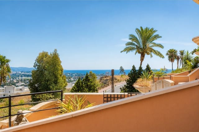 2 bedroom Apartment for sale in Los Naranjos, Marbella with pool garage - € 580,000 (Ref: 10015242)