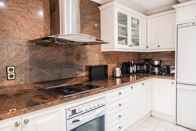 2 bedroom Apartment for sale in Los Naranjos, Marbella with pool garage - € 580,000 (Ref: 10015242)