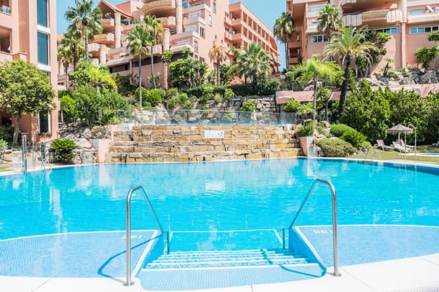 2 bedroom Apartment for sale in Los Naranjos, Marbella with pool garage - € 580,000 (Ref: 10015242)