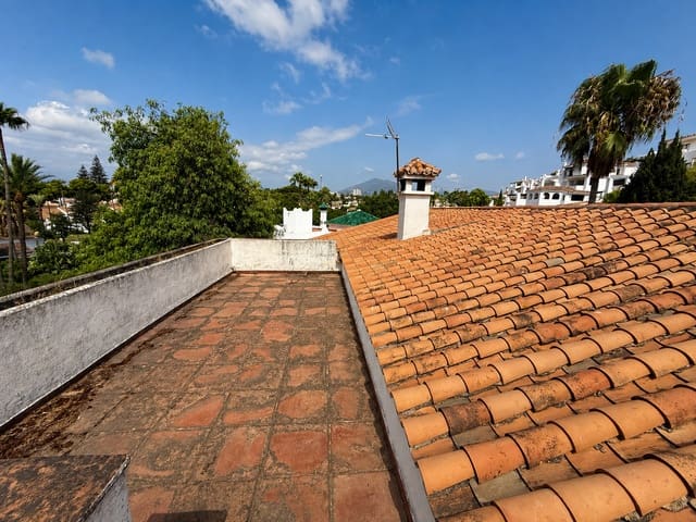 3 sypialnia Willa na sprzedaż w Nueva Andalucia, Marbella z garażem - 750 000 € (Ref: 10020390)