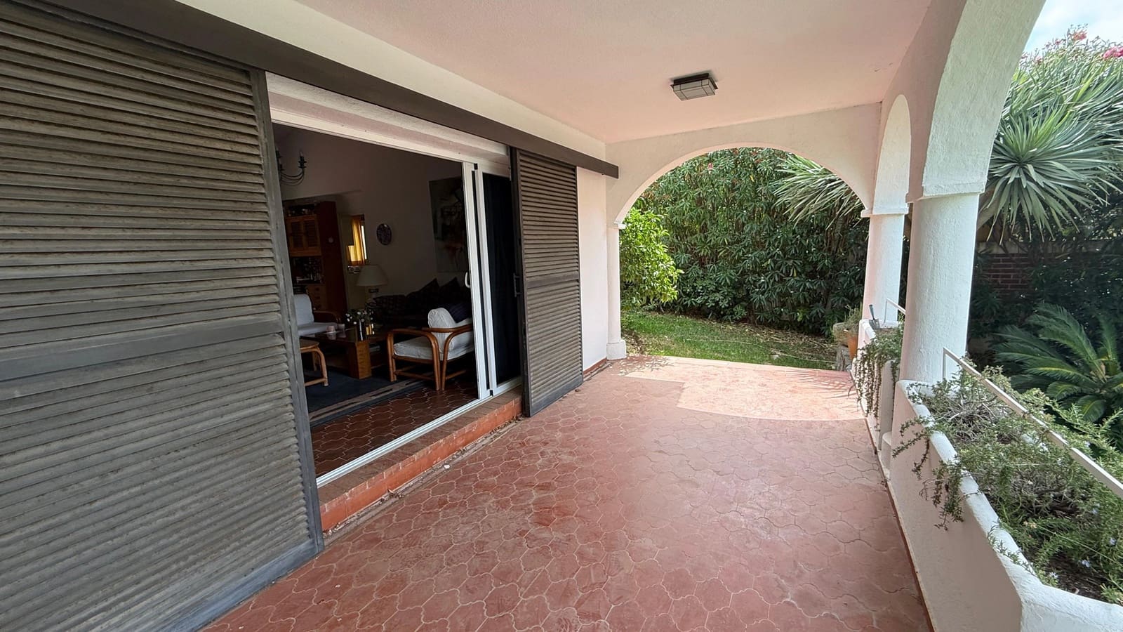 3 sypialnia Willa na sprzedaż w Nueva Andalucia z garażem - 750 000 € (Ref: 10020390)