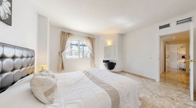 Ático de 3 habitaciones en Nueva Andalucia, Marbella en venta con piscina garaje - 549.000 € (Ref: 10020391)